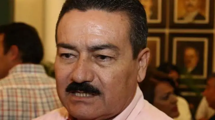 Las graduaciones escolares deben realizarse de preferencia en las escuelas: Víctor Guerrero
