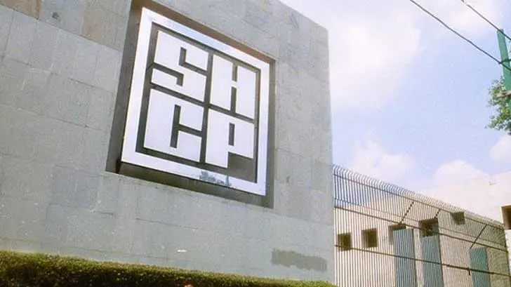 Hacienda y la SFP anuncian más recortes... para ayudar a Pemex