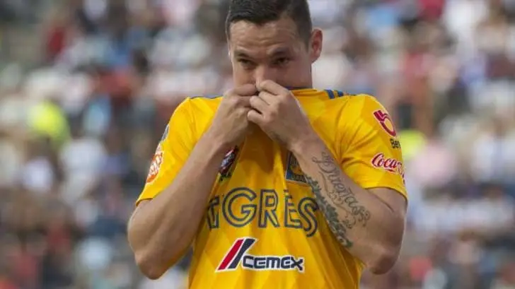 El futbolista Jesús Dueñas es hospitalizado por contusión cerebral