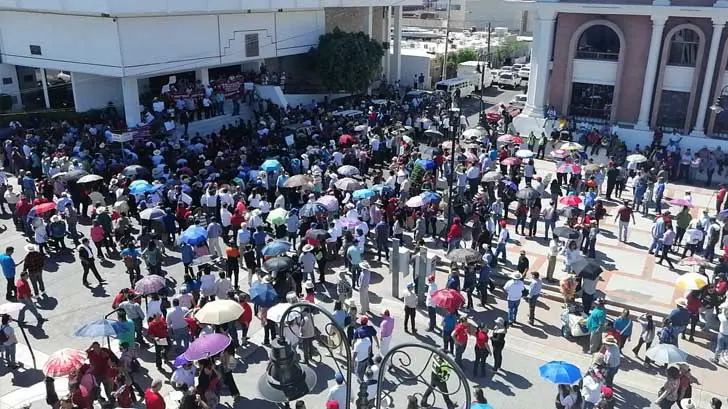 AUDIO | Mejores servicios en el Isssteson, piden sindicatos de la Unison en marcha
