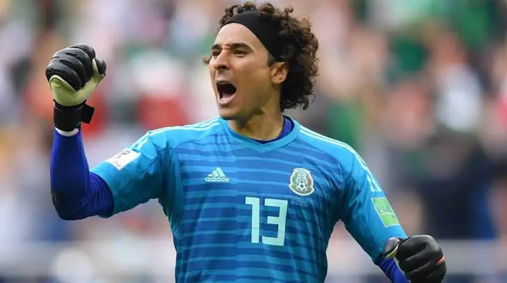 Memo Ochoa critica aspecto de Luisito Comunica