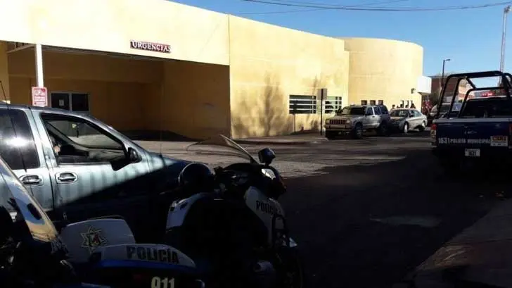 Hallan a hombre maniatado en vía pública en Nogales