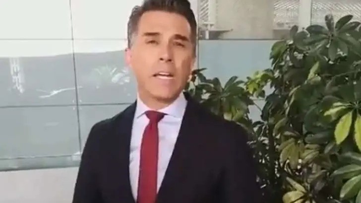 VIDEO | Sergio Mayer se equivoca y llama ‘vaquita amarilla’ a la vaquita marina