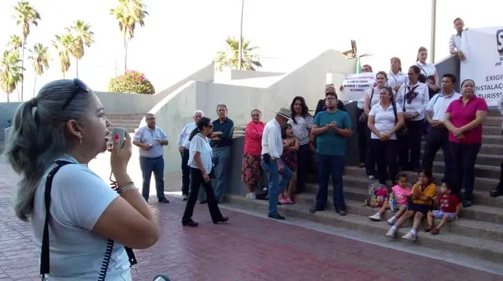 Sindicalizados del Issste se manifestaron esta tarde en Hermosillo