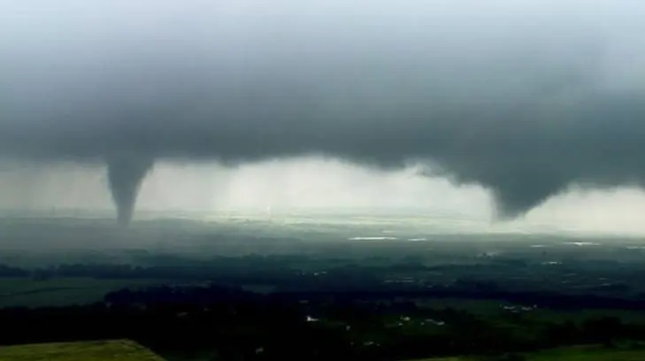 Poderosas tormentas causan 30 tornados en el centro de Estados Unidos