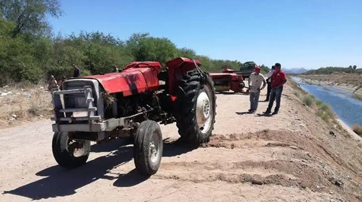 Rescatan cuerpo del conductor del tractor que cayó al Canal Alto en Cajeme