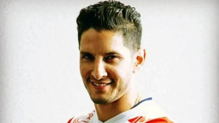 Ángel Reyna vuelve a ser tiburón