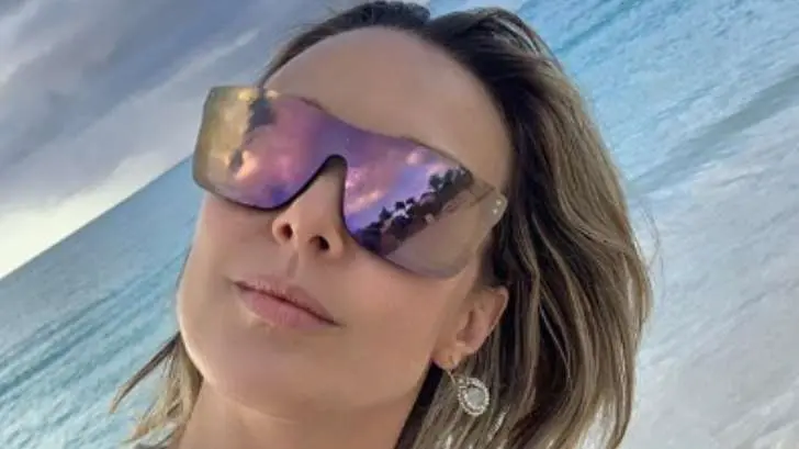 Fey sorprende con foto sin sostén en redes sociales