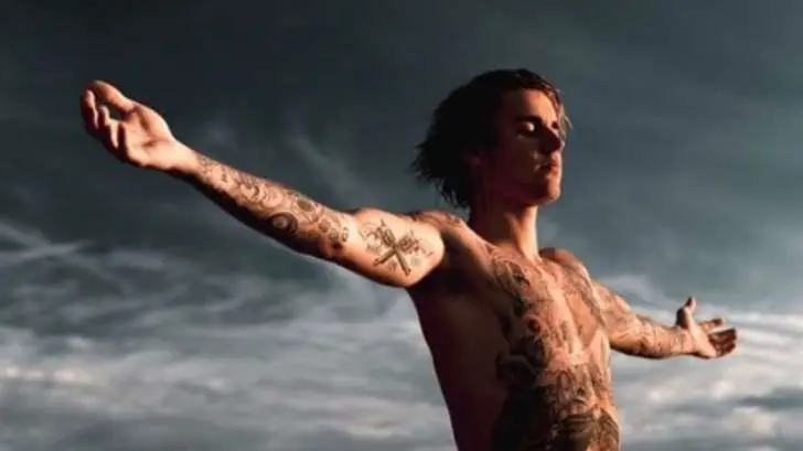 Justin Bieber reta a Tom Cruise a pelear a puño limpio