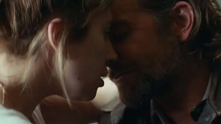 Captan supuesta salida de Lady Gaga de la casa de Bradley Cooper