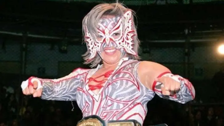 Luchadora sufre conmoción cerebral; está en observación