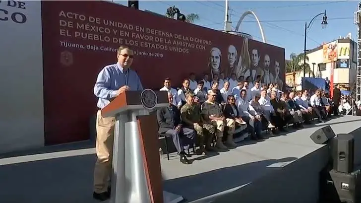 Salimos con la dignidad intacta, dice Marcelo Ebrard en acto en Tijuana
