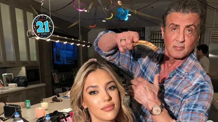 Sylvester Stallone se convierte en estilista por su hija