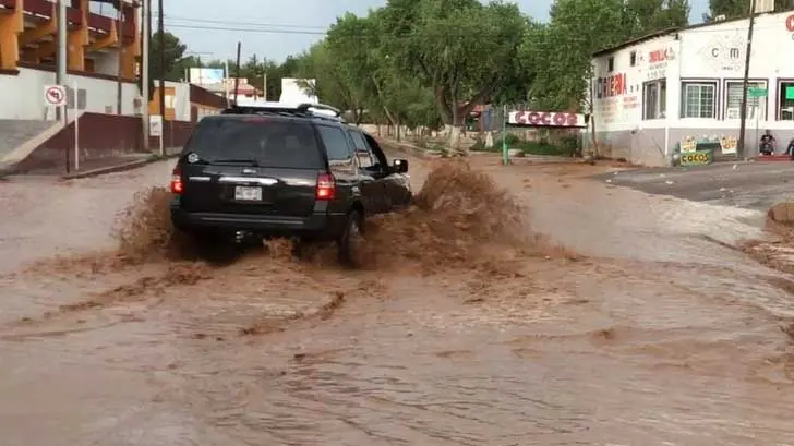 Exhortan a nogalenses a intentar cruzar arroyos en esta temporada de lluvias