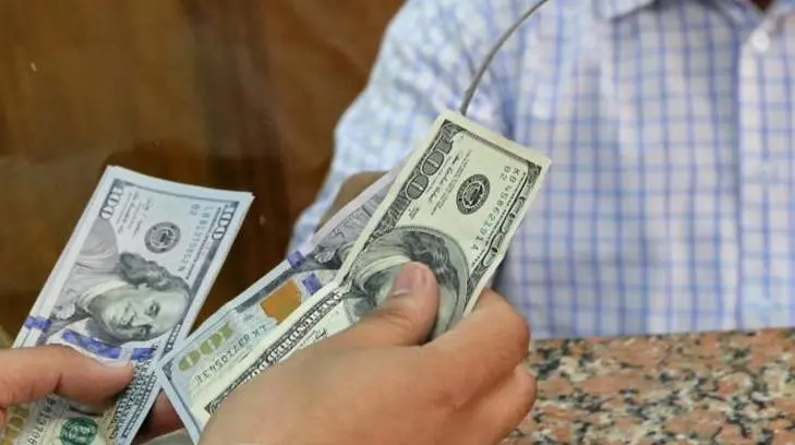 Dólar repunta 22 centavos