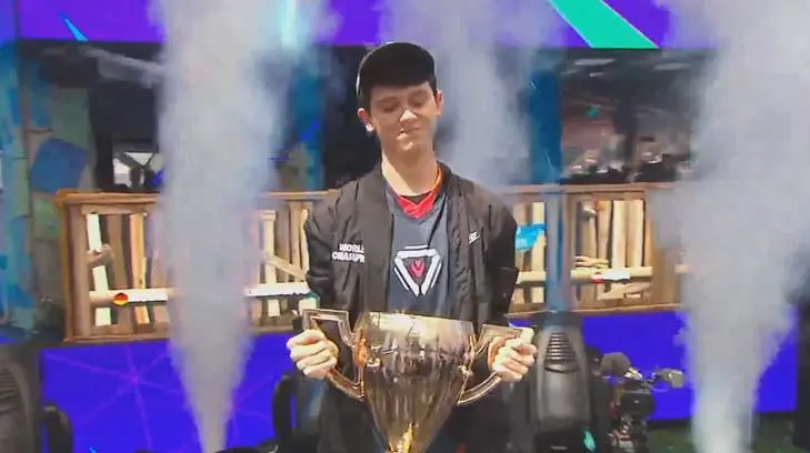 Joven de 16 años gana 3 mdd por ser el mejor del mundo en Fornite