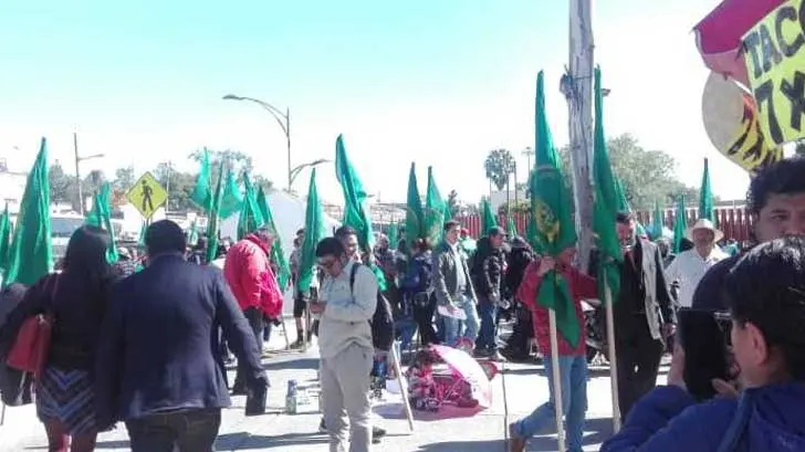 Liberan manifestantes accesos en Palacio Legislativo de San Lázaro