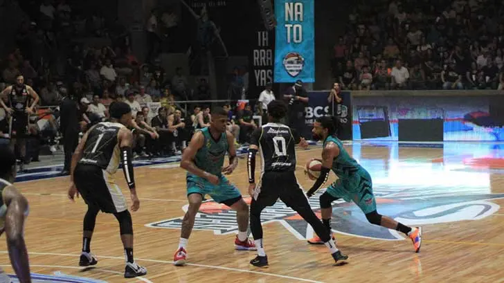 En final dramático, Mantarrayas vence a Rayos y empata la serie