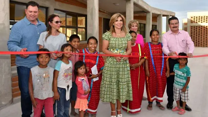 La gobernadora Pavlovich entrega Villas del Papa Francisco para la niñez migrante