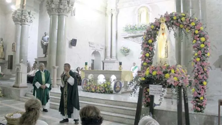Dedican misa especial a la Virgen de Fátima