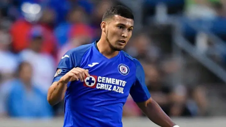 Cruz Azul sería demandado el lunes por fichaje de Juan Escobar