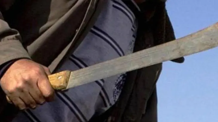 Detienen a tres por portar cuchillos y machetes en Hermosillo. (Foto: Especial / EXPRESO)
