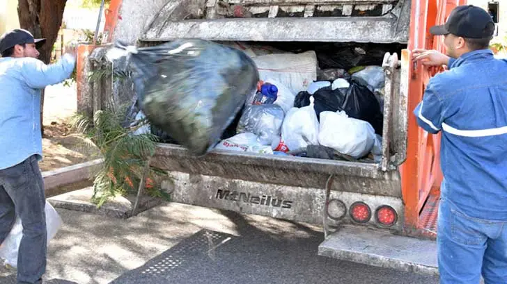Por si se les pegan las cobijas... Se recorre media hora el horario de recolección de basura