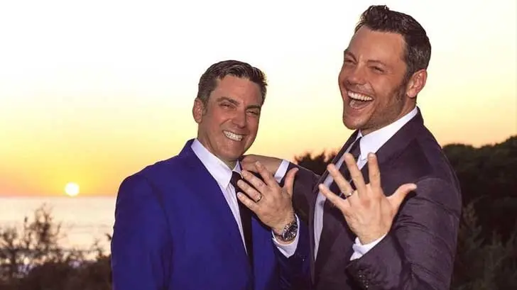 Tiziano Ferro se casa con su pareja Víctor Allen en ceremonia privada
