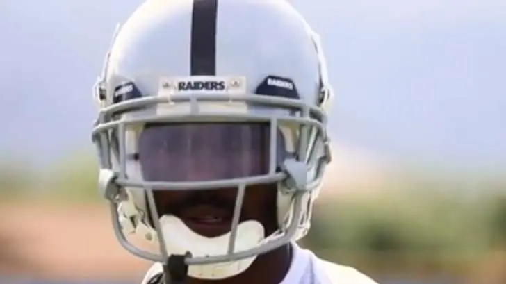Antonio Brown se disculpa; jugará la Semana 1 con Raiders