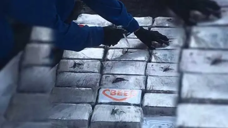 Aseguran 49 kilos de cocaína en buque procedente de Colombia