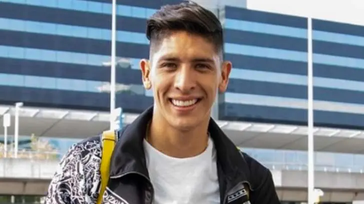 El futbolista Edson Álvarez presume que será padre de una niña