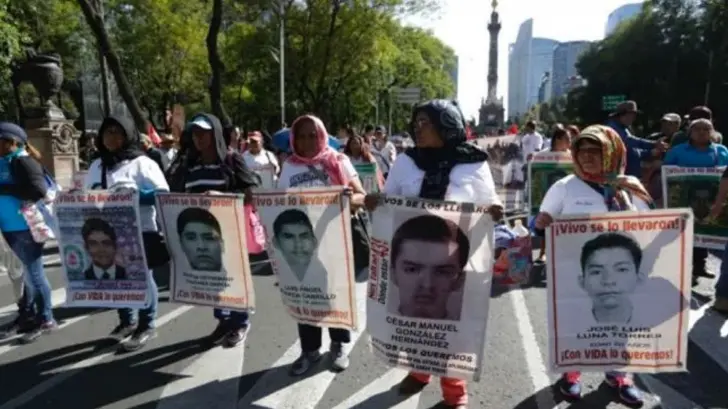 Padres de los 43 piden comparecer al presidente del Tribunal local