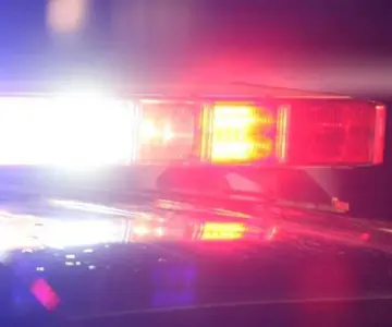 Detienen a sujeto armado tras persecución y enfrentamiento con policías