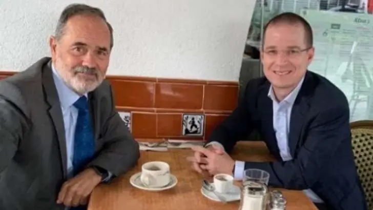 Critican supuesta propina que dejaron Gustavo Madero y Ricardo Anaya