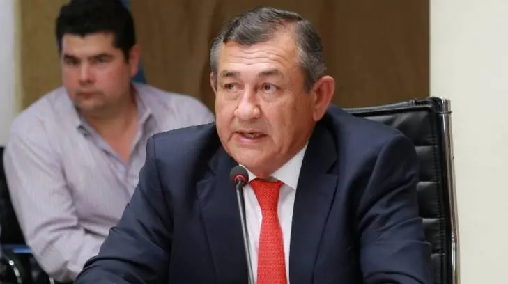 Anuncia Estado recorte de personal