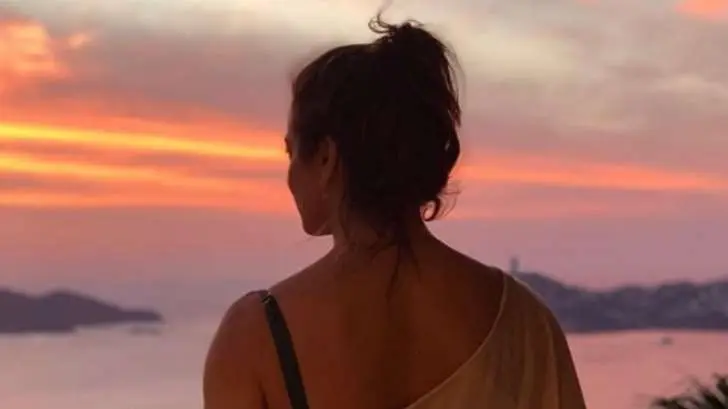“Es mi amiga, no mi novia”, dice Silvia Navarro sobre fotografía