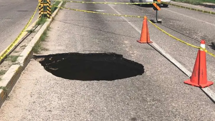 Entre 4 y 6 semanas tardarán en reparar el socavón del Quintero Arce