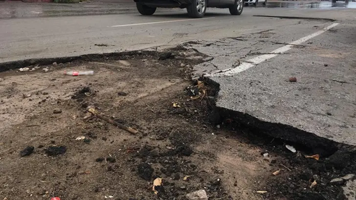 Reporto, luego existo: Ayuntamiento no repara baches que no se registren en su app