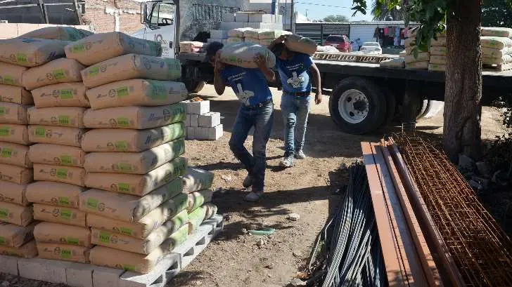 Inicia Coves la construcción de viviendas de vecinos de la colonia Los Jardines
