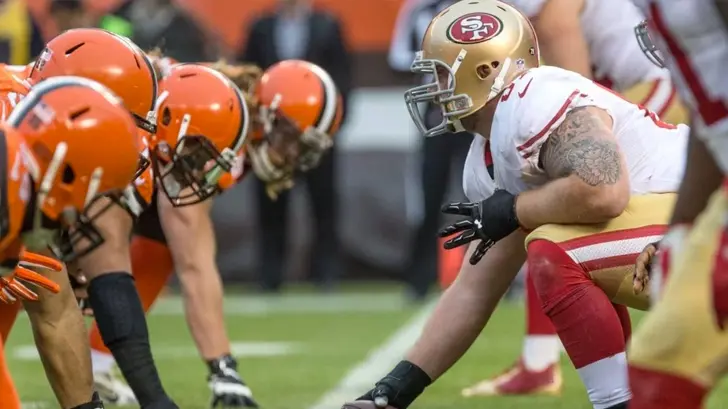 49ers aprovechan errores de Browns para quedarse con el MNF