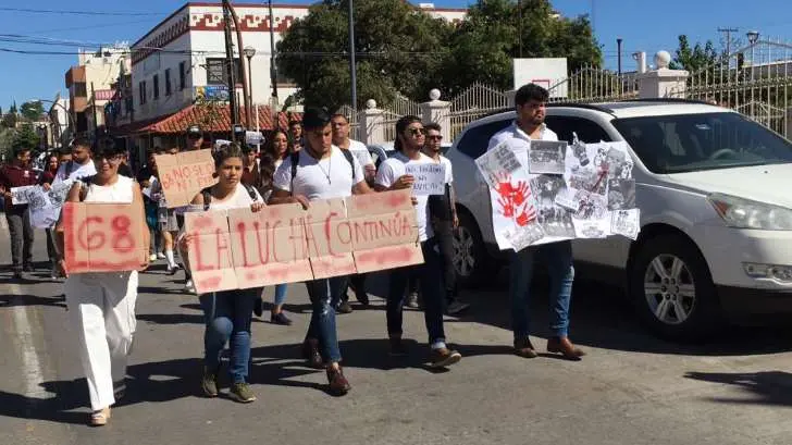 Marchan en Nogales para conmemorar el 2 de octubre