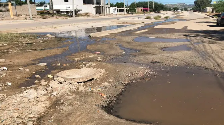 Fuga de agua en Altares cumple 2 meses: Vecinos
