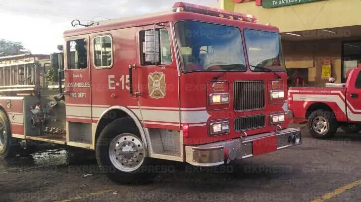 Mujer prende leña para mitigar el frío y se incendia su casa