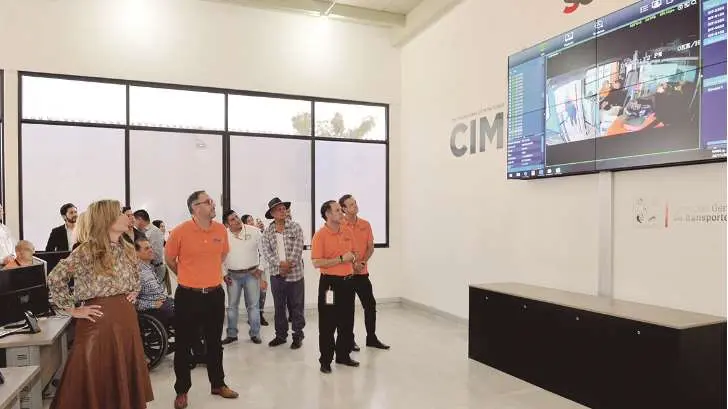 Ponen cámaras en camiones
