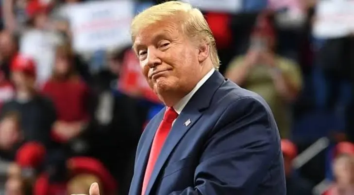 Donald Trump arrasa en los caucus de Iowa, revelan medios de EU