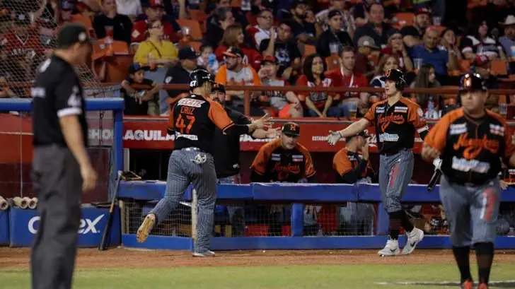 Alex Robles se convierte en el héroe de la noche para Naranjeros