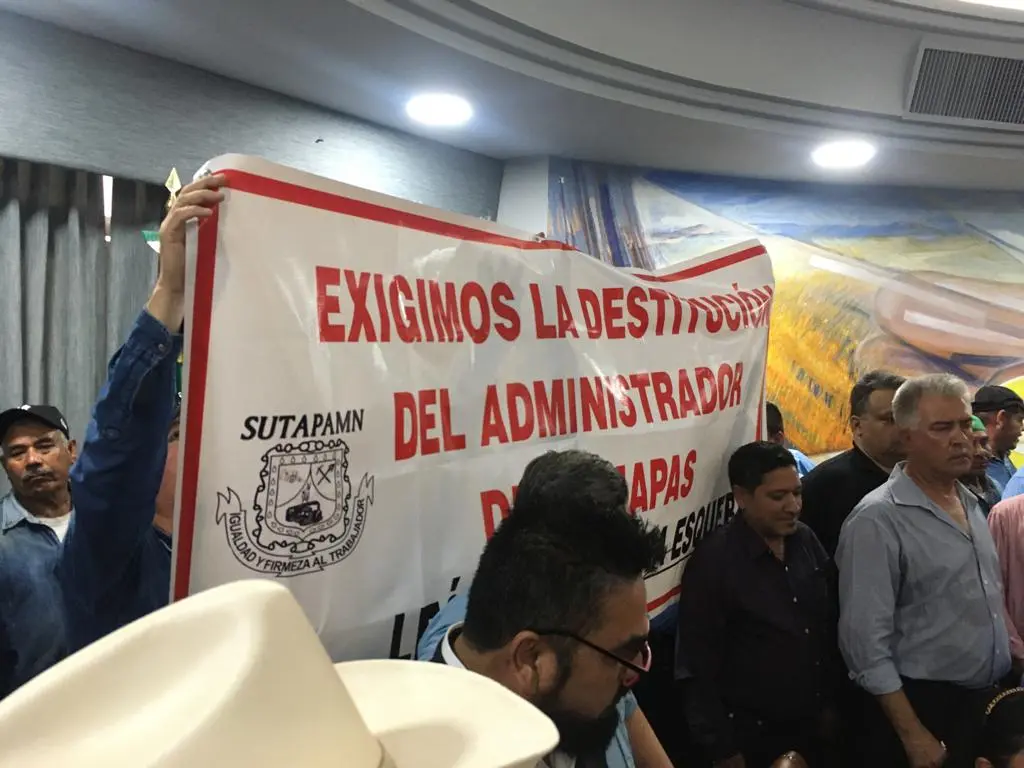 Sindicalizados toman Oomapas Navojoa; Rogelio Álvarez deja la presidencia de la comisión