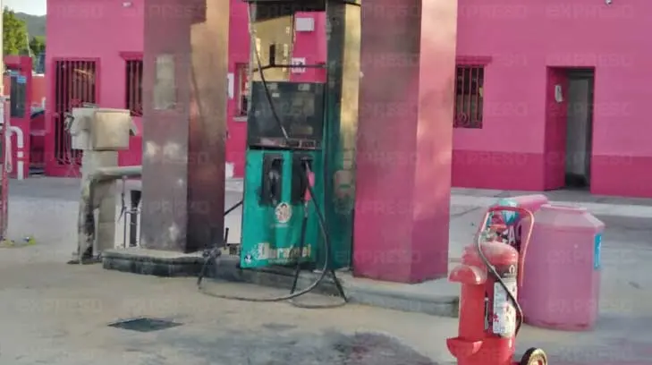 Difunden video de pirómano que incendió bomba de gasolinera en la colonia Revolución