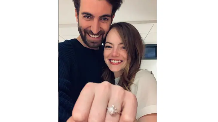 Emma Stone anuncia su compromiso