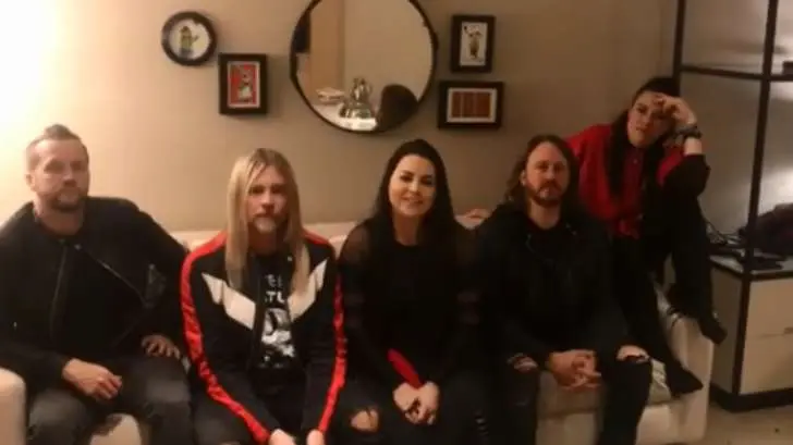 Evanescence se va de México muy decepcionados por no poder tocar